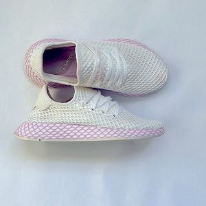 ADIDAS DEERUPT RUNNER PINK AND WHITE